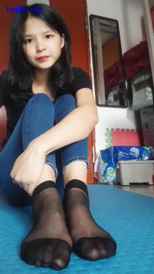 图片[8]-学妹校园寝室丝短袜美脚全套42期，大小8.38G-合集库