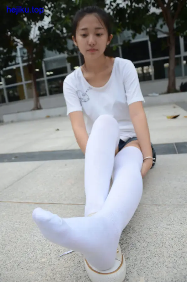 恋足系列《战前女神》套图143期+特辑+封山之作打包[32.6G]-合集库